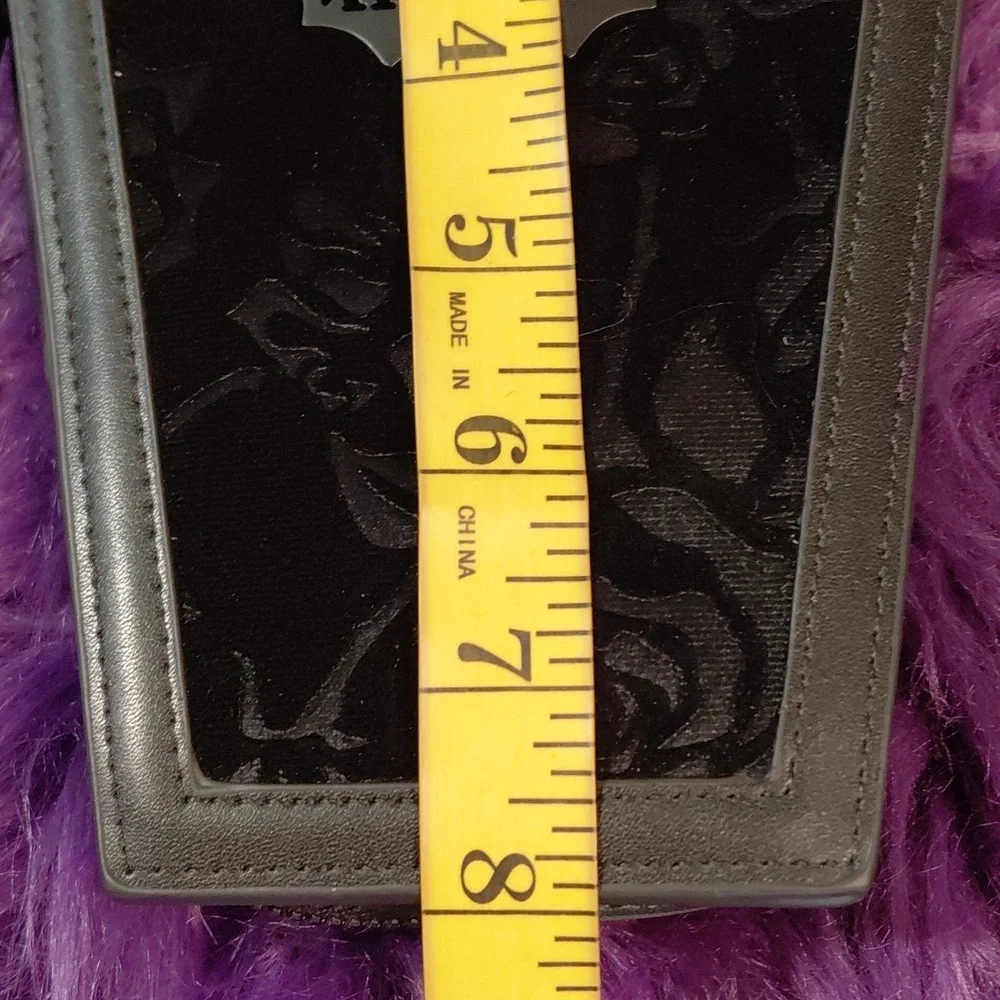 KILLSTAR VAMPIRES KILL COFFIN WALLET BLACK ZIP ROUND CLOSURE CROSS PULL CHARM - Picture 12 of 14